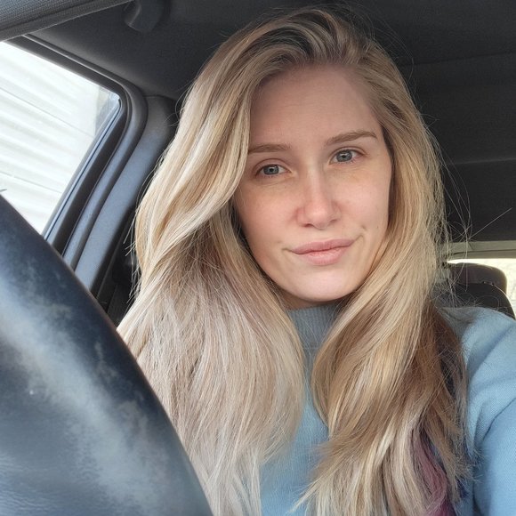 Meet your Posher, Martina - Picture 1 of 1